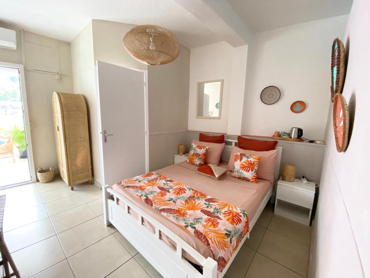 Hotel De la Plage Saint-Gilles-les-Bains Buitenkant foto