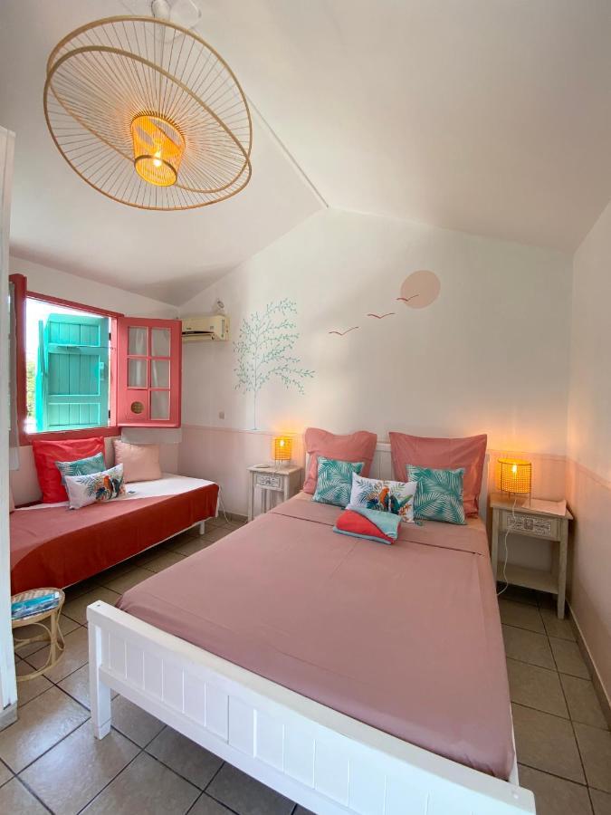 Hotel De la Plage Saint-Gilles-les-Bains Buitenkant foto