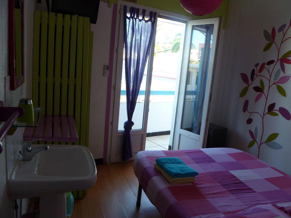 Hotel De la Plage Saint-Gilles-les-Bains Buitenkant foto